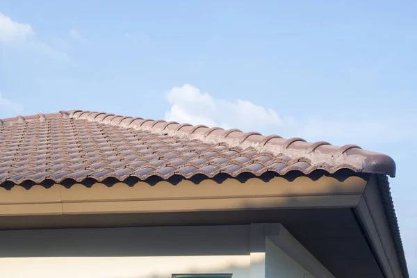 Finding a Reliable Roofing Replacement Contractor in Hendersonville